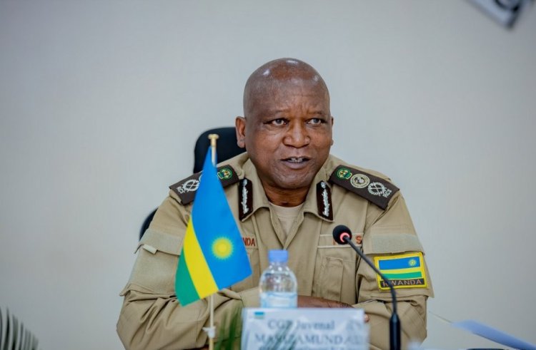 Impinduka mu buyobozi bw'ingabo z'igihugu Marizamunda yagizwe Minisitiri w'ingabo naho Lt Gen Mubarak asimbura Gen Kazura