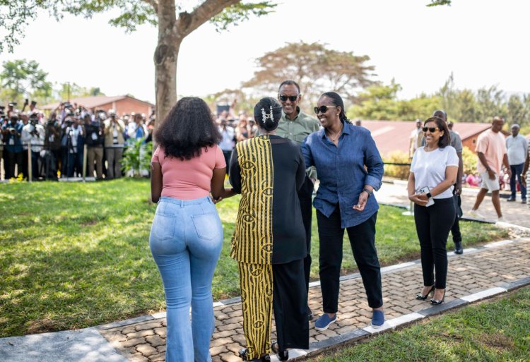 Perezida Kagame na Madamu we batoreye i Kagugu mu Mujyi wa Kigali