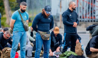 Mu kimwaro kinshi Abacancuro bafashwe na M23 basubijwe iwabo baciye mu Rwanda [AMAFOTO]