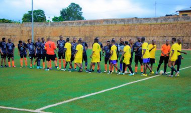 Ngoma:Mu mukino wabanjwe na terefone zacicikanye akarere katsinze abanyamakuru [AMAFOTO]