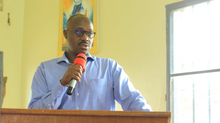 Mugere kuri bagenzi banyu nabo biteze imbere nk'uko mubikora-Guverineri Rubingisa abwira urubyiruko