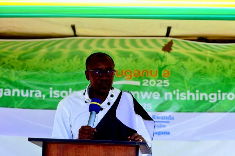 Iyo abantu babuze umuco baba baciye ukubiri n'ubumuntu-Meya Mbonyumuvunyi