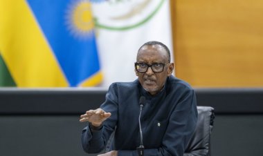 Aho ziri tuzazifunga bajye basengera mu rugo rwose-Perezida Kagame avuga ku nsengero