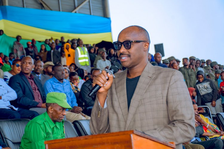 Bahisemo gushyira inyungu z'igihugu n'iz'abandi imbere kurusha izabo bwite-Guverineri Rubingisa ku Ntwari z'igihugu