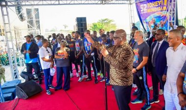 Perezida Tshisekedi yahembye buri mukinnyi w'ikipe y'igihugu inzu n'imodoka