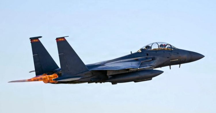 Iran:Umukozi wo mu ndege ya gisirikare ya Amerika yarokowe nyuma yo kurasirwa mu kirere